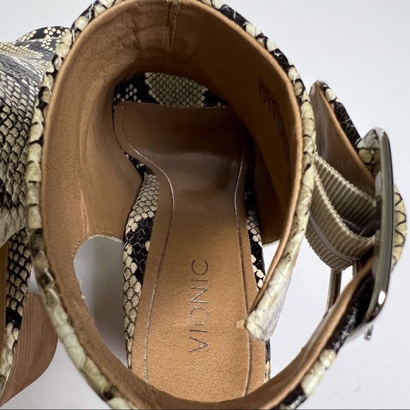 Vionic Snake Print Open Toe Heeled Sandal Size 8 Wide - Picture 9 of 9